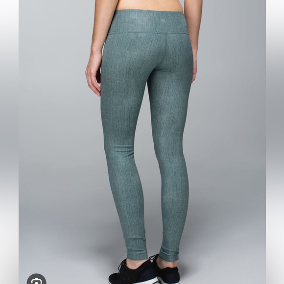 Lululemon Wunder Under tights 6 - Picture 3 of 11